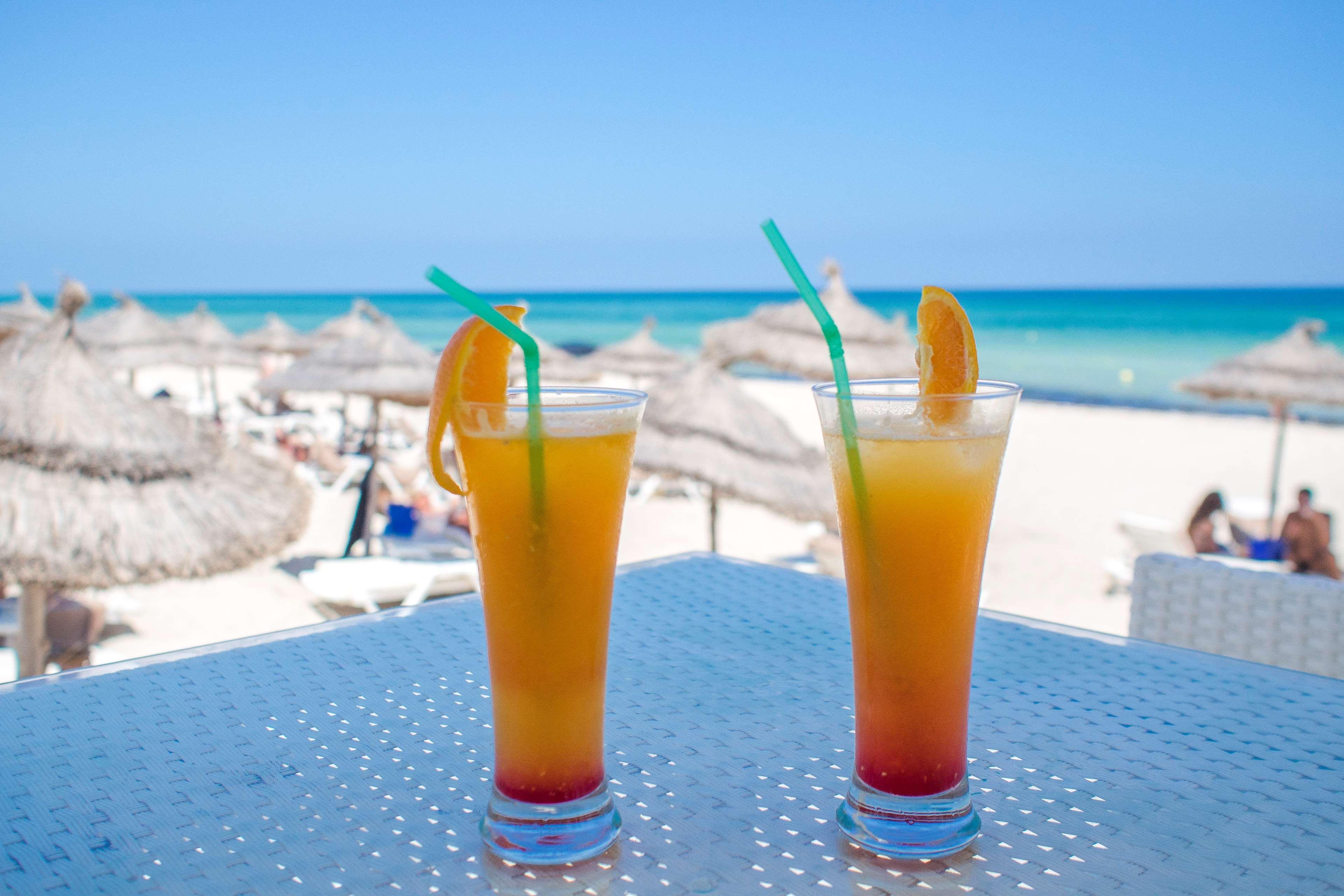 Radisson Blu Palace Resort & Thalasso, Djerba Mezraia Kültér fotó Two tequila sunrises